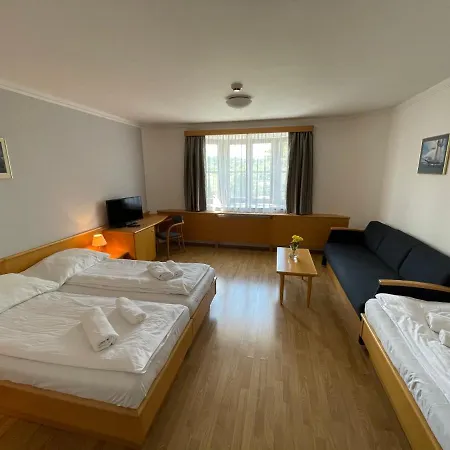 Hotel Laguna & Restaurant Ceske Budejovice Exteriér fotografie