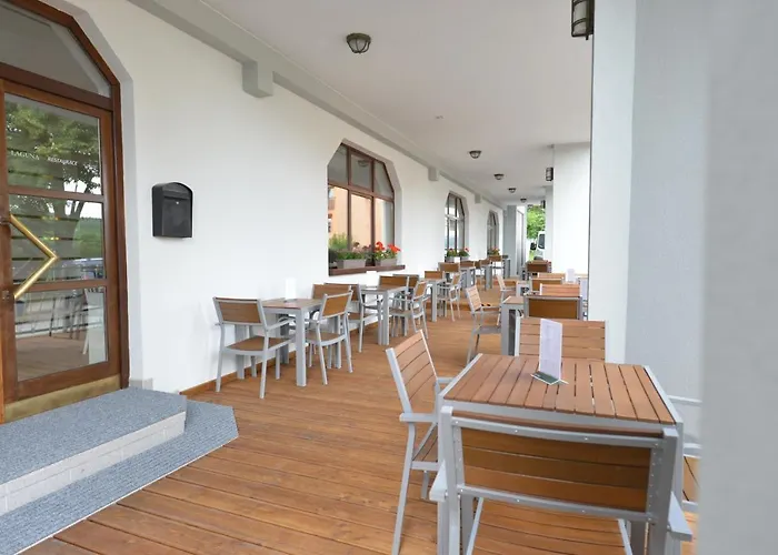 Hotel Laguna & Restaurant