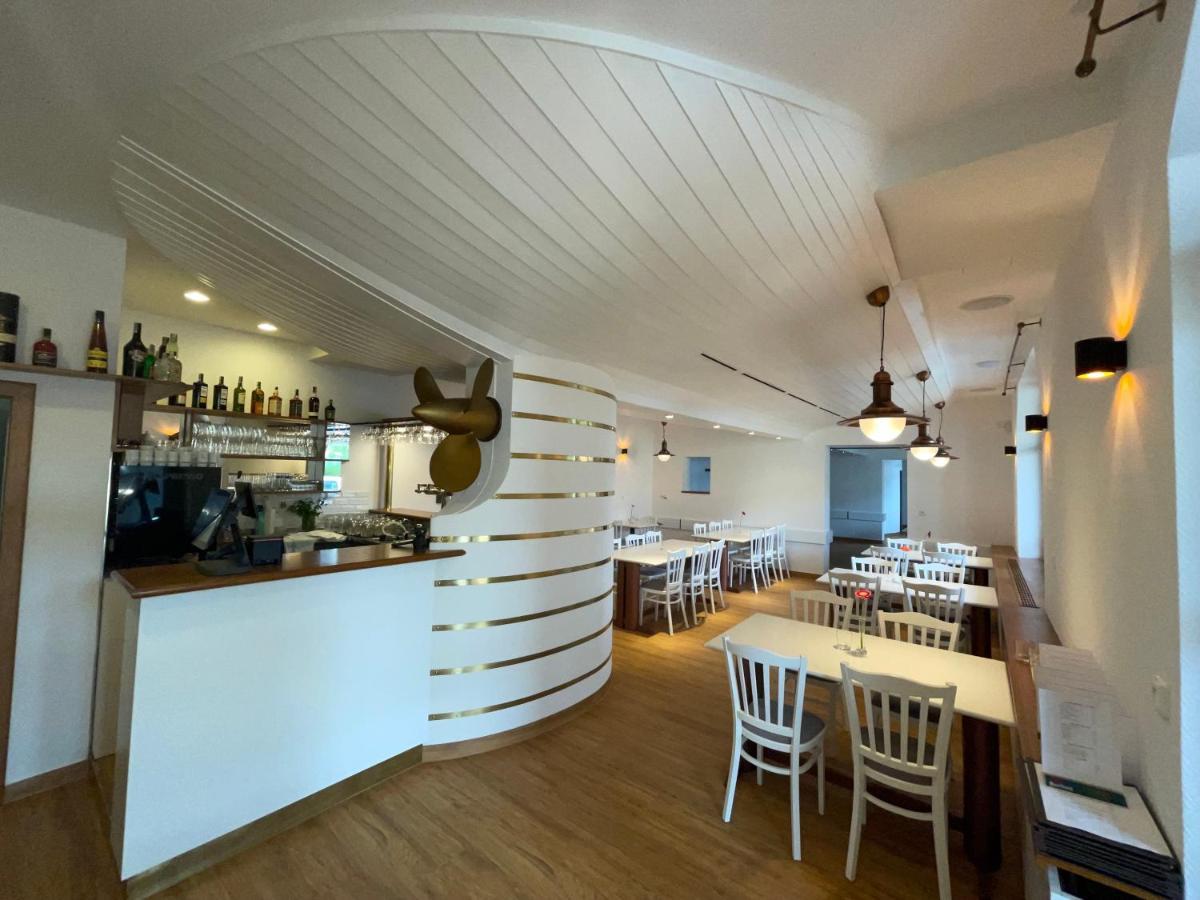 Laguna & Restaurant Hotel 3*