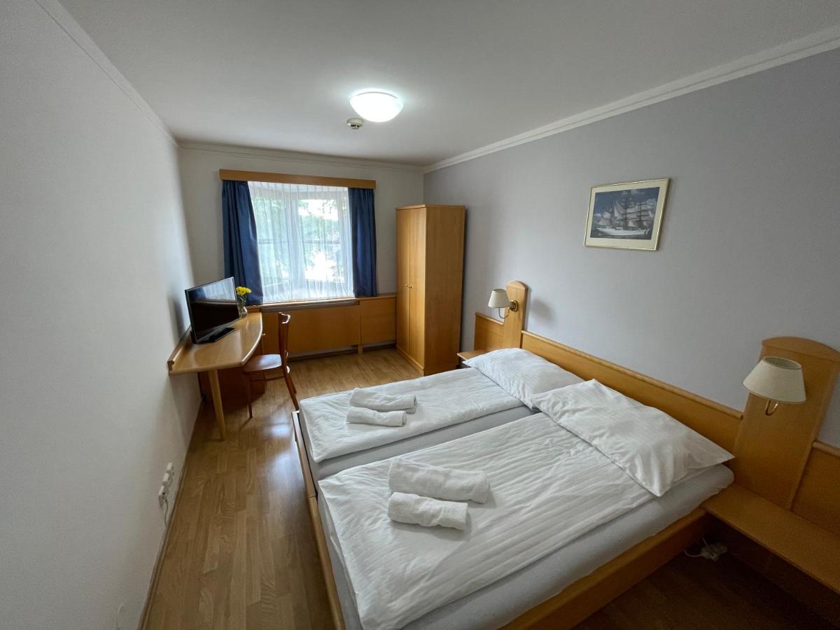 Laguna & Restaurant Hotel 3*