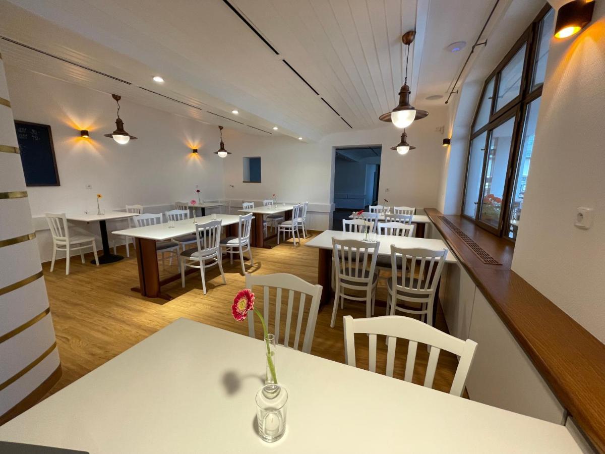 Laguna & Restaurant Отель